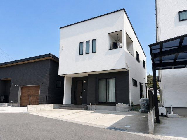4LDK house in Asakita Ward, Hiroshima - Photo 1