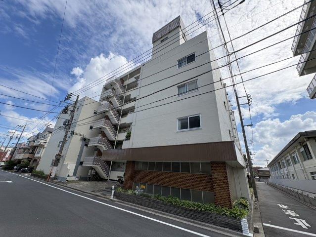 2DK apartment in Musashino, Tokyo - Photo 1
