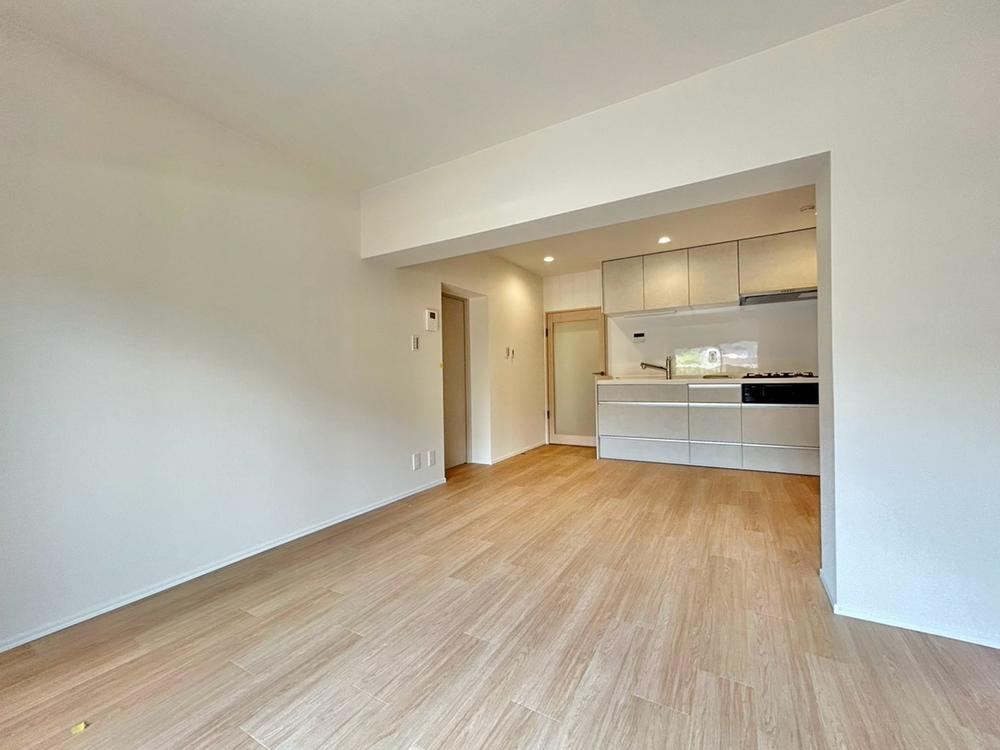 2LDK apartment in Sakae Ward, Yokohama, Kanagawa - Photo 1
