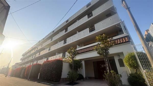 3LDK apartment in Higashimurayama, Tokyo - Photo 1