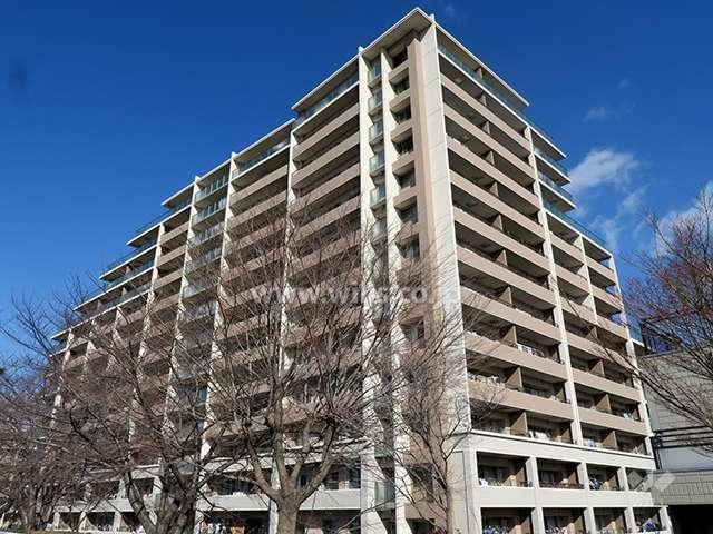 3LDK apartment in Takatsuki, Osaka - Photo 1