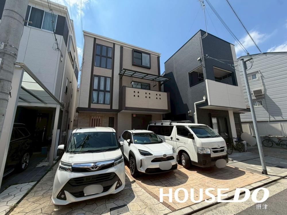 4LDK house in Settsu, Osaka - Photo 1