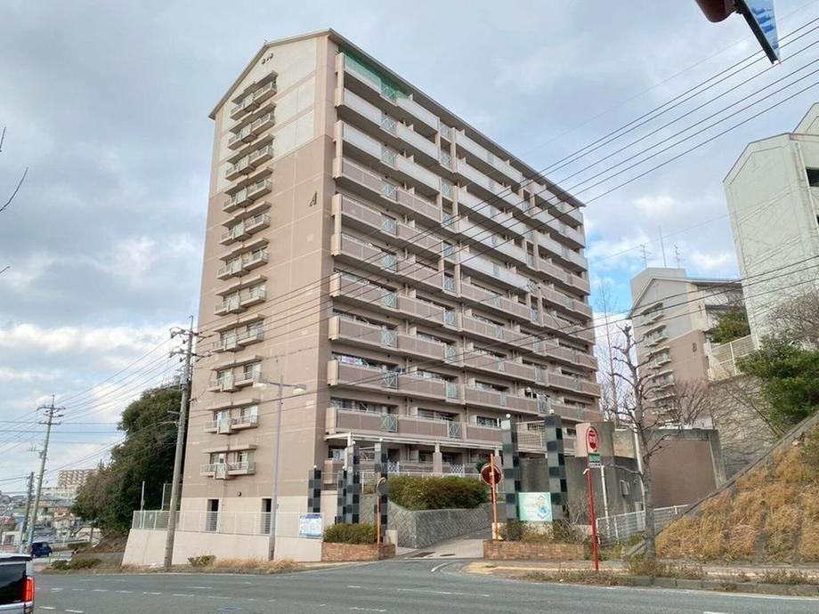3LDK apartment in Shimonoseki, Yamaguchi - Photo 1