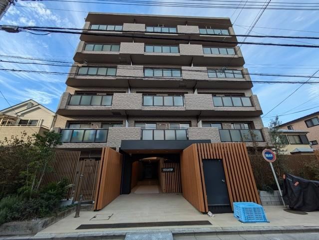 3LDK apartment in Toda, Saitama - Photo 1