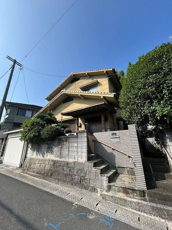 6LDK house in Nogata, Fukuoka - Photo 1