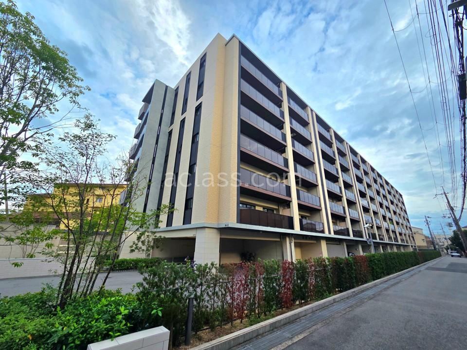 3LDK apartment in Takatsuki, Osaka - Photo 1