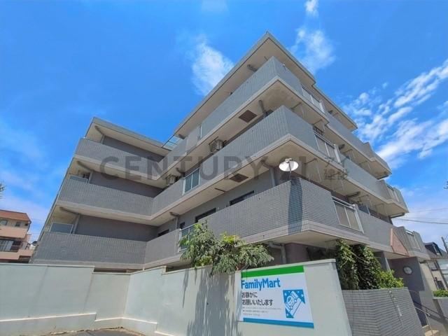 3LDK apartment in Asahi Ward, Yokohama, Kanagawa - Photo 1