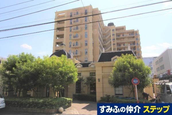 3LDK apartment in Hino, Tokyo - Photo 1