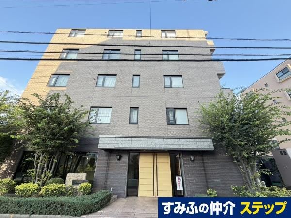 2LDK+S apartment in Mitaka, Tokyo - Photo 1