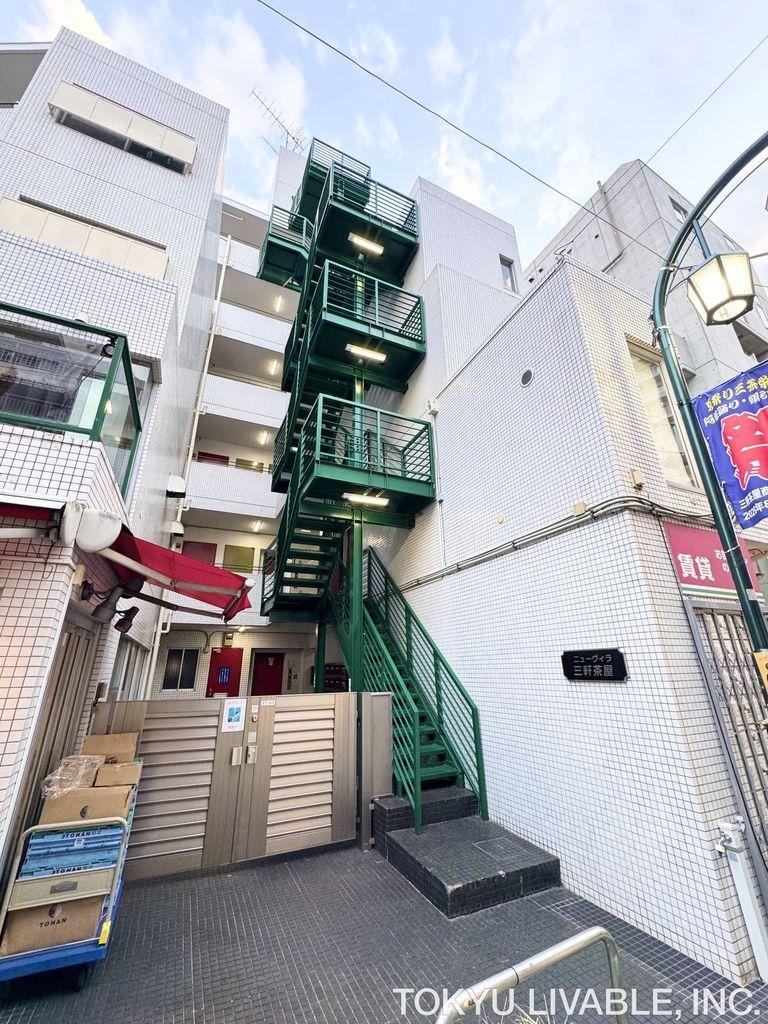 2DK apartment in Setagaya Ward, Tokyo - Photo 1