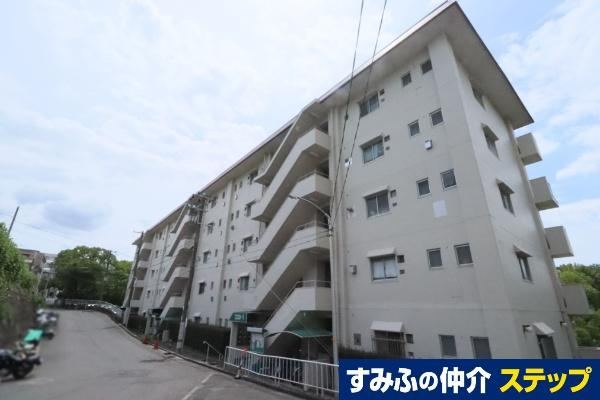 2DK apartment in Suita, Osaka - Photo 1