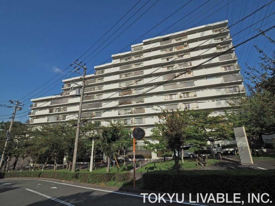 3LDK apartment in Totsuka Ward, Yokohama, Kanagawa - Photo 1