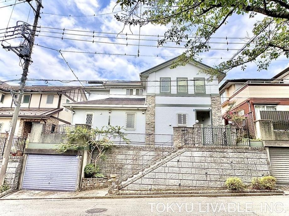 5LDK house in Aoba Ward, Yokohama, Kanagawa - Photo 1