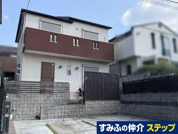 4LDK house in Toyonaka, Osaka - Photo 1