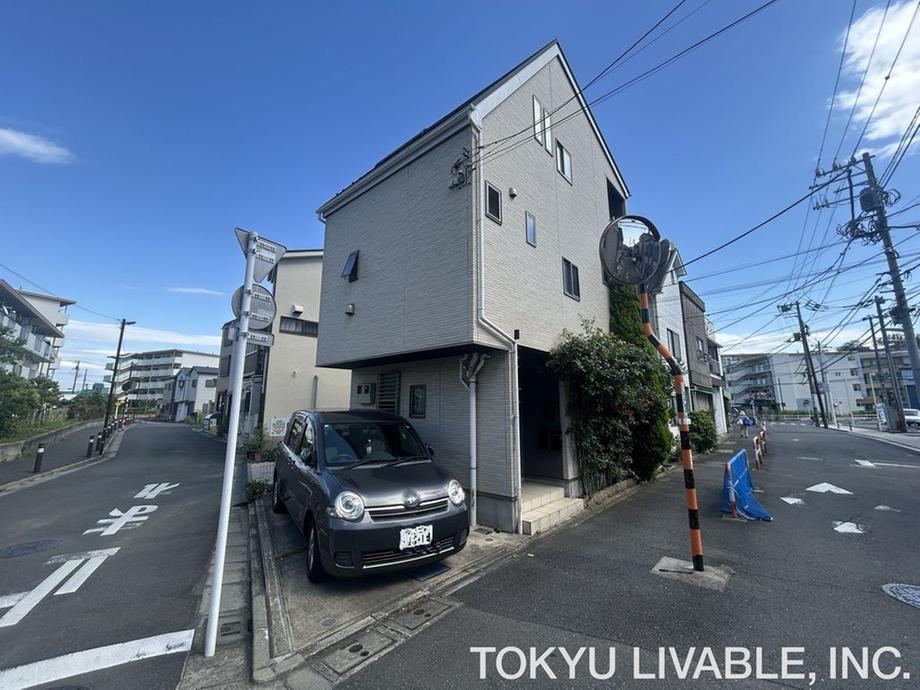 3LDK house in Adachi Ward, Tokyo - Photo 1