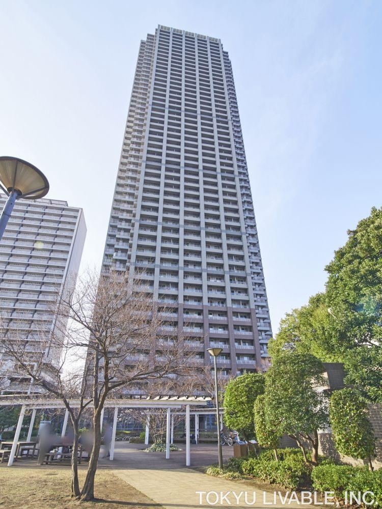 2LDK+S apartment in Chuo Ward, Tokyo - Photo 1