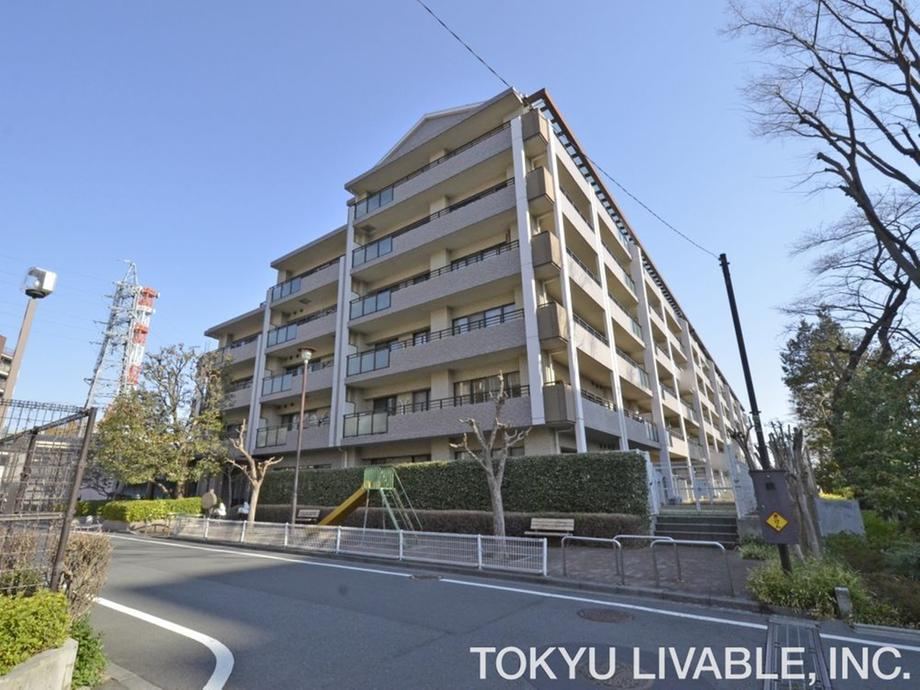 4LDK apartment in Hachioji, Tokyo - Photo 1
