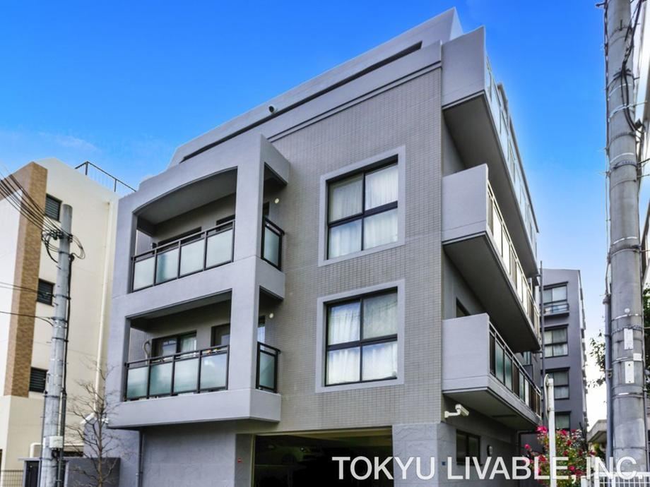 2LDK apartment in Takarazuka, Hyogo - Photo 1