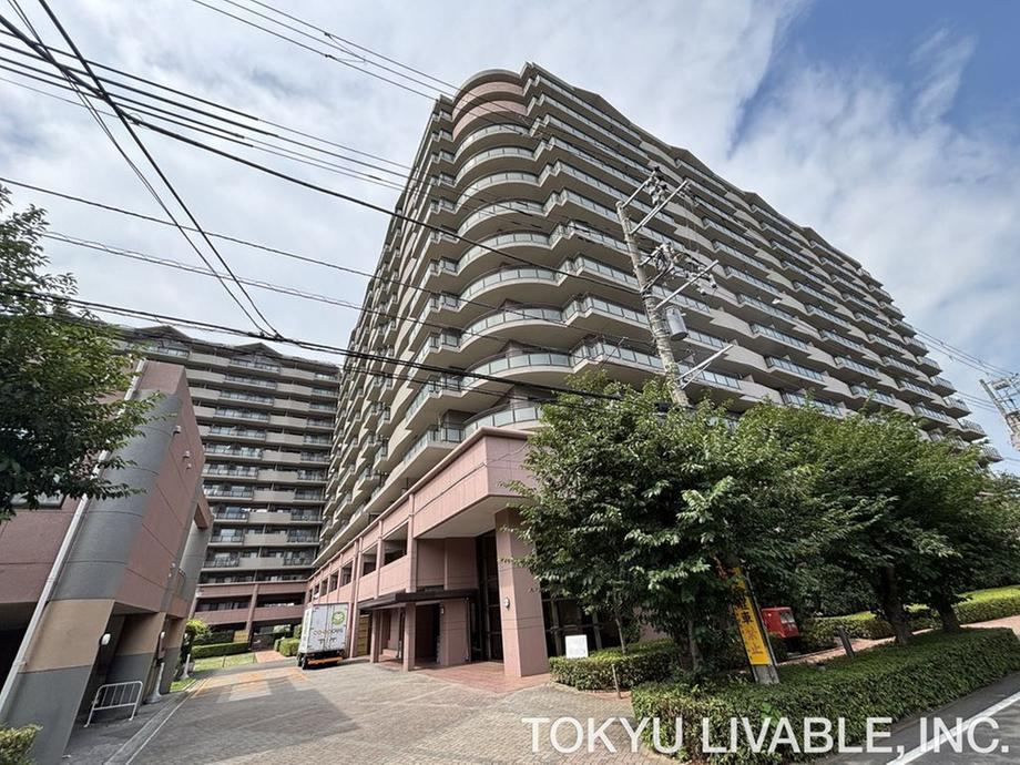 3LDK apartment in Funabashi, Chiba - Photo 1