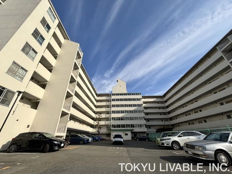 3LDK apartment in Toyonaka, Osaka - Photo 1