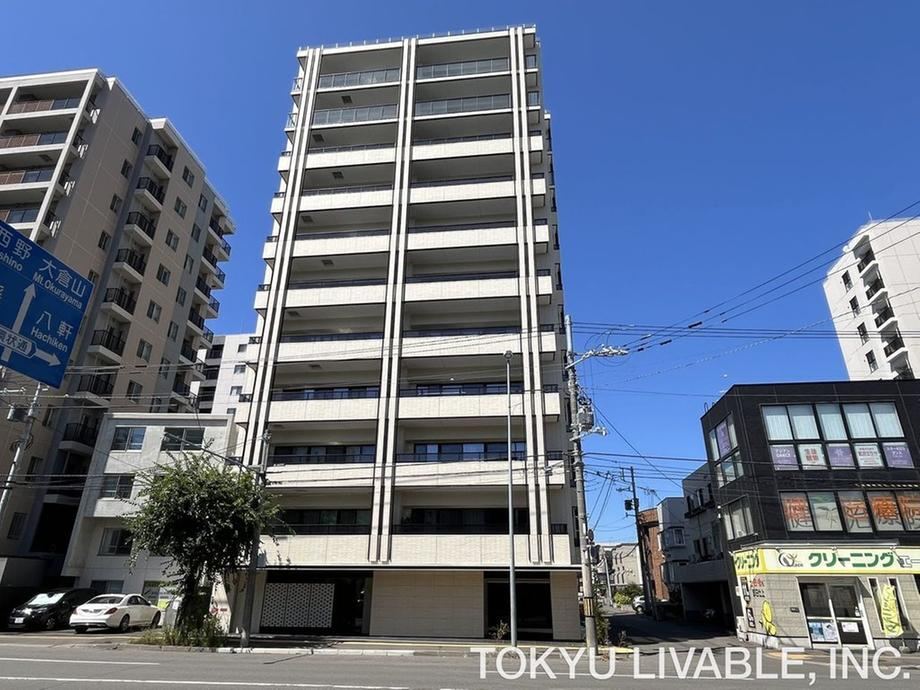 3LDK apartment in Chuo Ward, Sapporo, Hokkaido - Photo 1