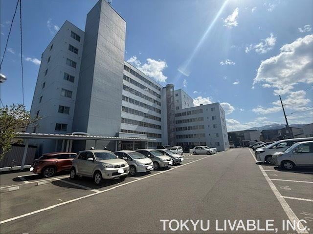 3LDK apartment in Nishi Ward, Sapporo, Hokkaido - Photo 1