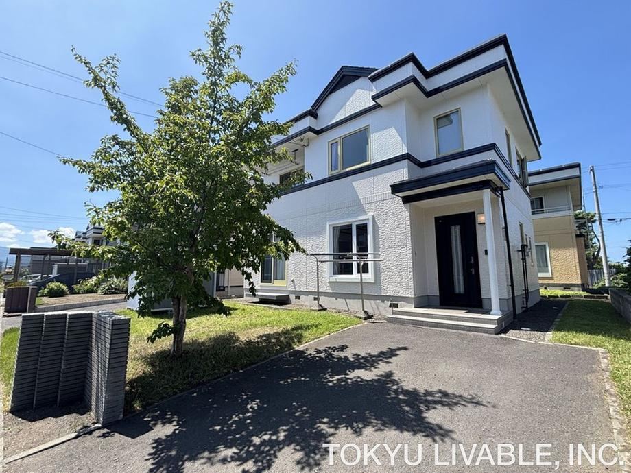 4LDK house in Kita Ward, Sapporo, Hokkaido - Photo 1