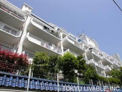 2LDK+S apartment in Minato Ward, Tokyo - Photo 1