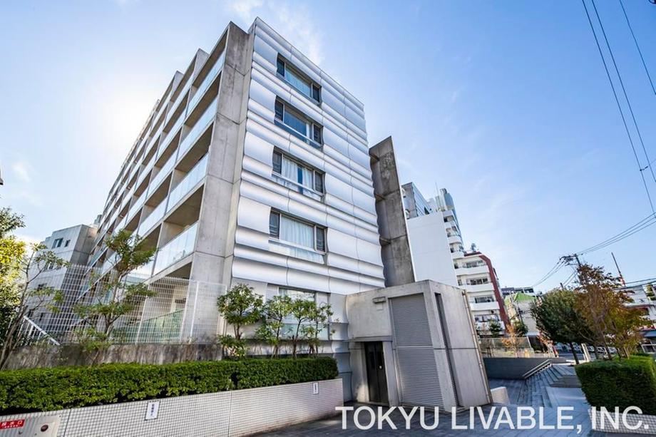 1LDK apartment in Meguro Ward, Tokyo - Photo 1