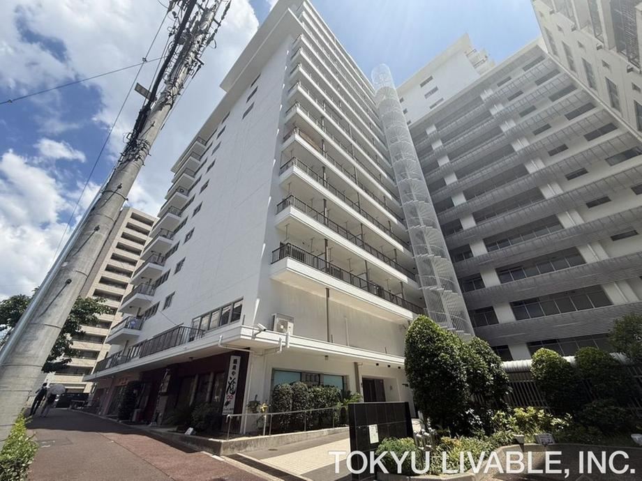 3LDK apartment in Naka Ward, Nagoya, Aichi - Photo 1