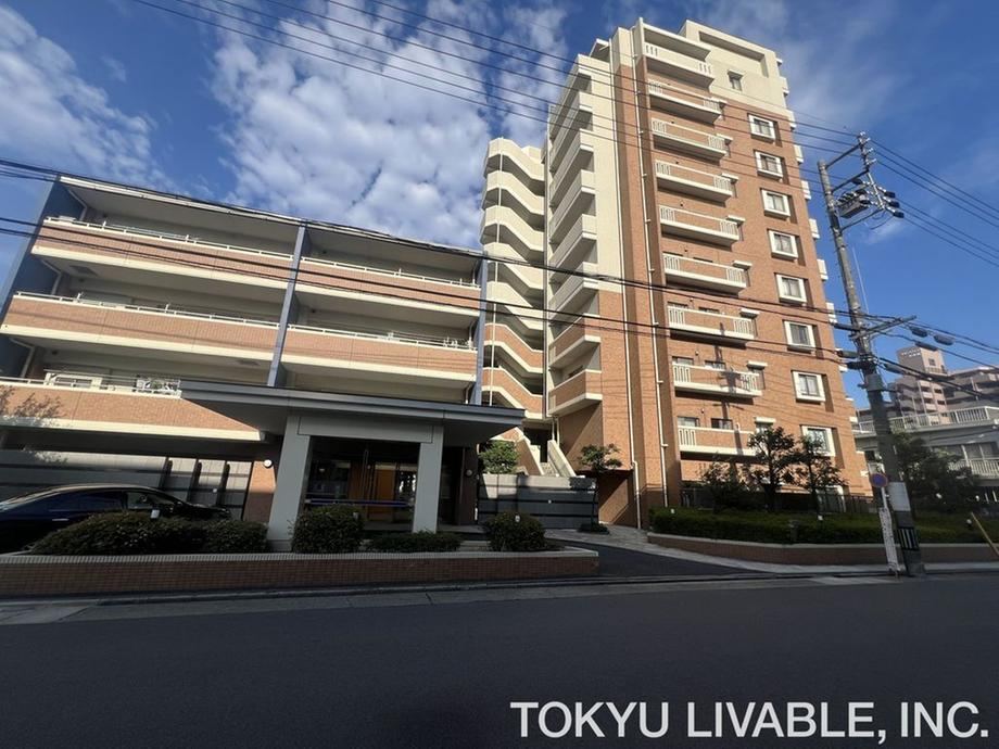 3LDK apartment in Minami Ward, Nagoya, Aichi - Photo 1