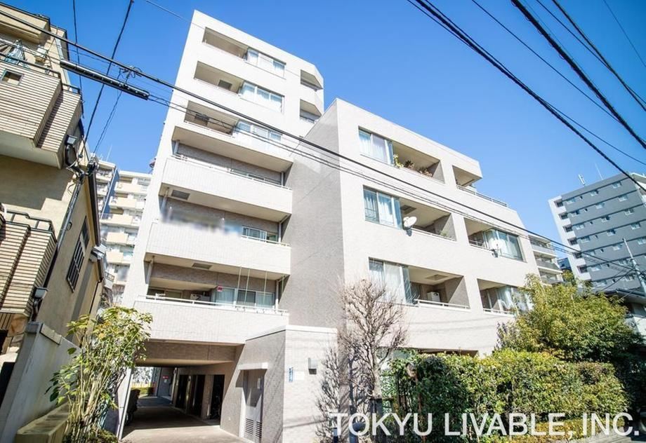 3LDK apartment in Shinjuku Ward, Tokyo - Photo 1