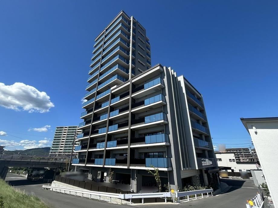 3LDK+S apartment in Naka Ward, Okayama - Photo 1