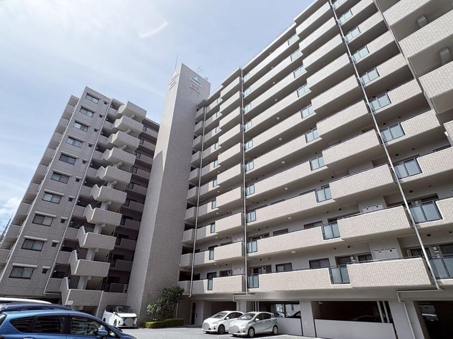 3LDK apartment in Kita Ward, Okayama - Photo 1