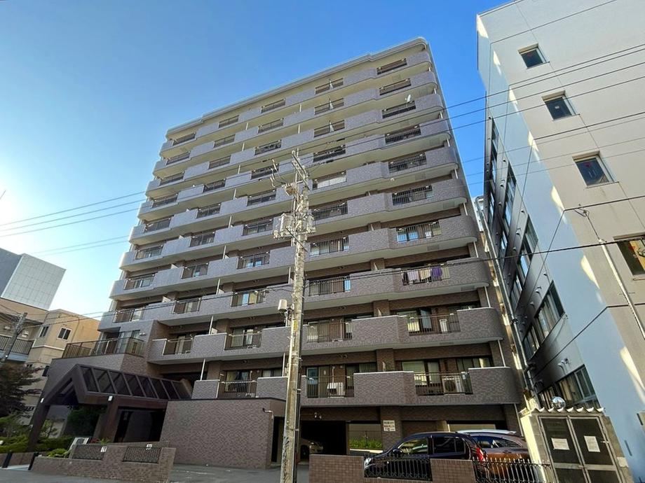 4LDK apartment in Chuo Ward, Sapporo, Hokkaido - Photo 1