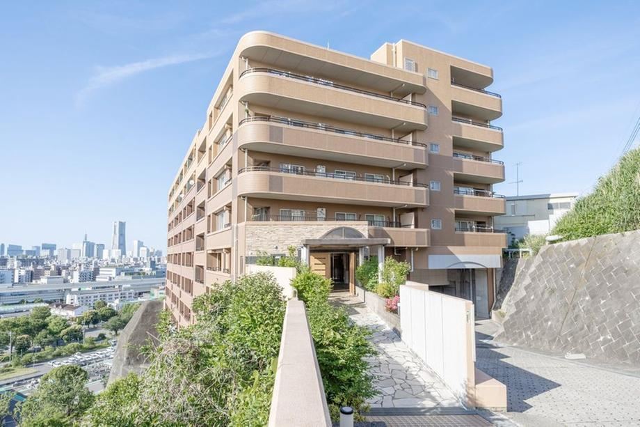 3LDK apartment in Minami Ward, Yokohama, Kanagawa - Photo 1