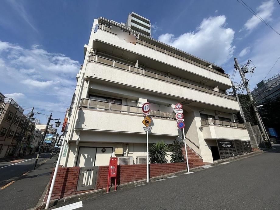 1LDK apartment in Nakano Ward, Tokyo - Photo 1