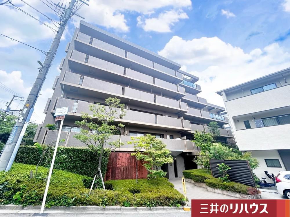 3LDK apartment in Suita, Osaka - Photo 1
