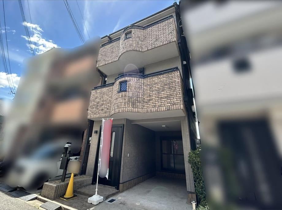 4LDK house in Higashiosaka, Osaka - Photo 1