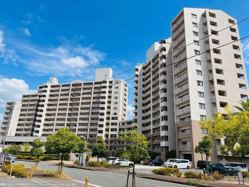 3LDK apartment in Hatsukaichi, Hiroshima - Photo 1