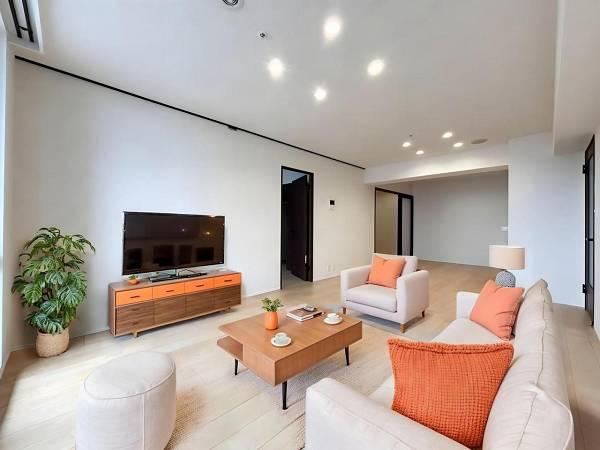 2LDK+S apartment in Chuo Ward, Tokyo - Photo 1
