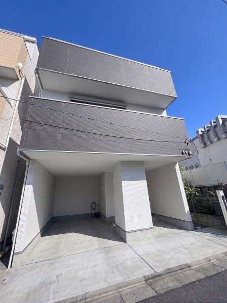 4LDK house in Nishinari Ward, Osaka - Photo 1