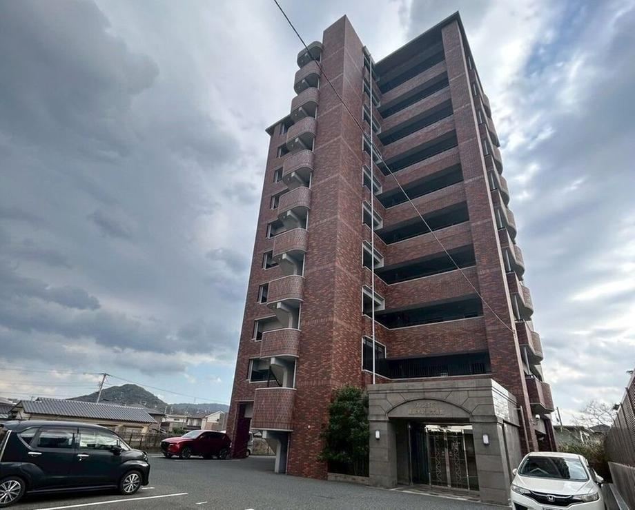 4LDK apartment in Shimonoseki, Yamaguchi - Photo 1