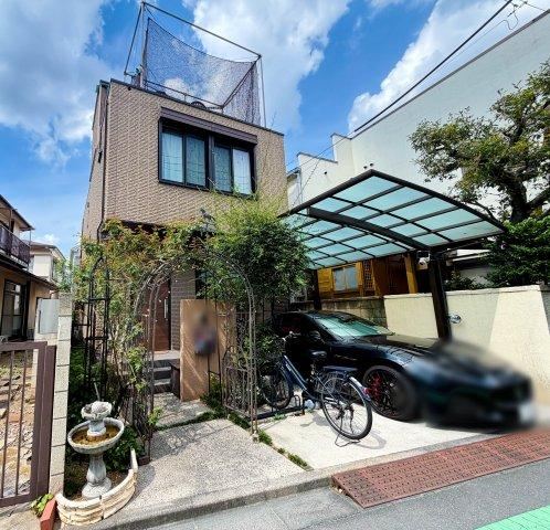 3LDK house in Shinjuku Ward, Tokyo - Photo 1