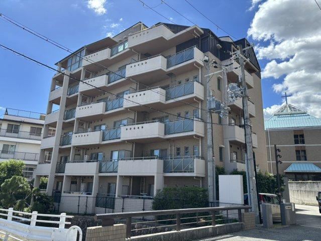 4LDK apartment in Higashinada Ward, Kobe, Hyogo - Photo 1
