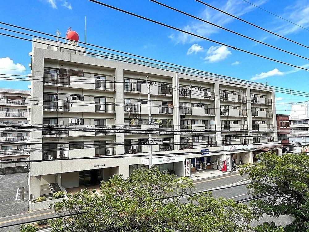 2LDK+S apartment in Minami Ward, Fukuoka - Photo 1