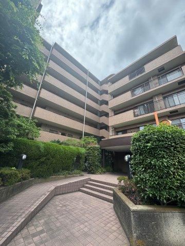 2LDK+S apartment in Adachi Ward, Tokyo - Photo 1