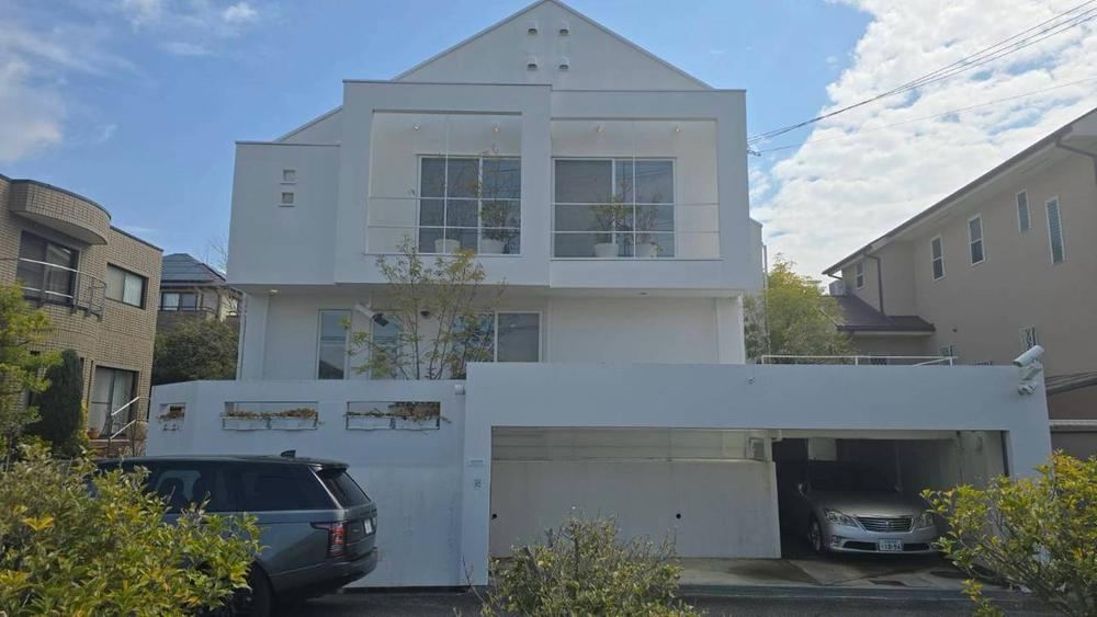 5LDK house in Mino, Osaka - Photo 1