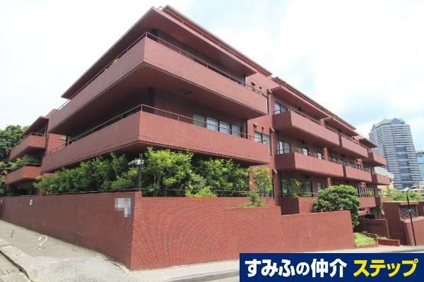 2LDK apartment in Minato Ward, Tokyo - Photo 1