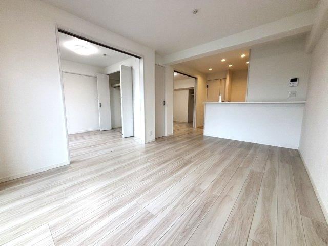 3LDK apartment in Kasukabe, Saitama - Photo 1